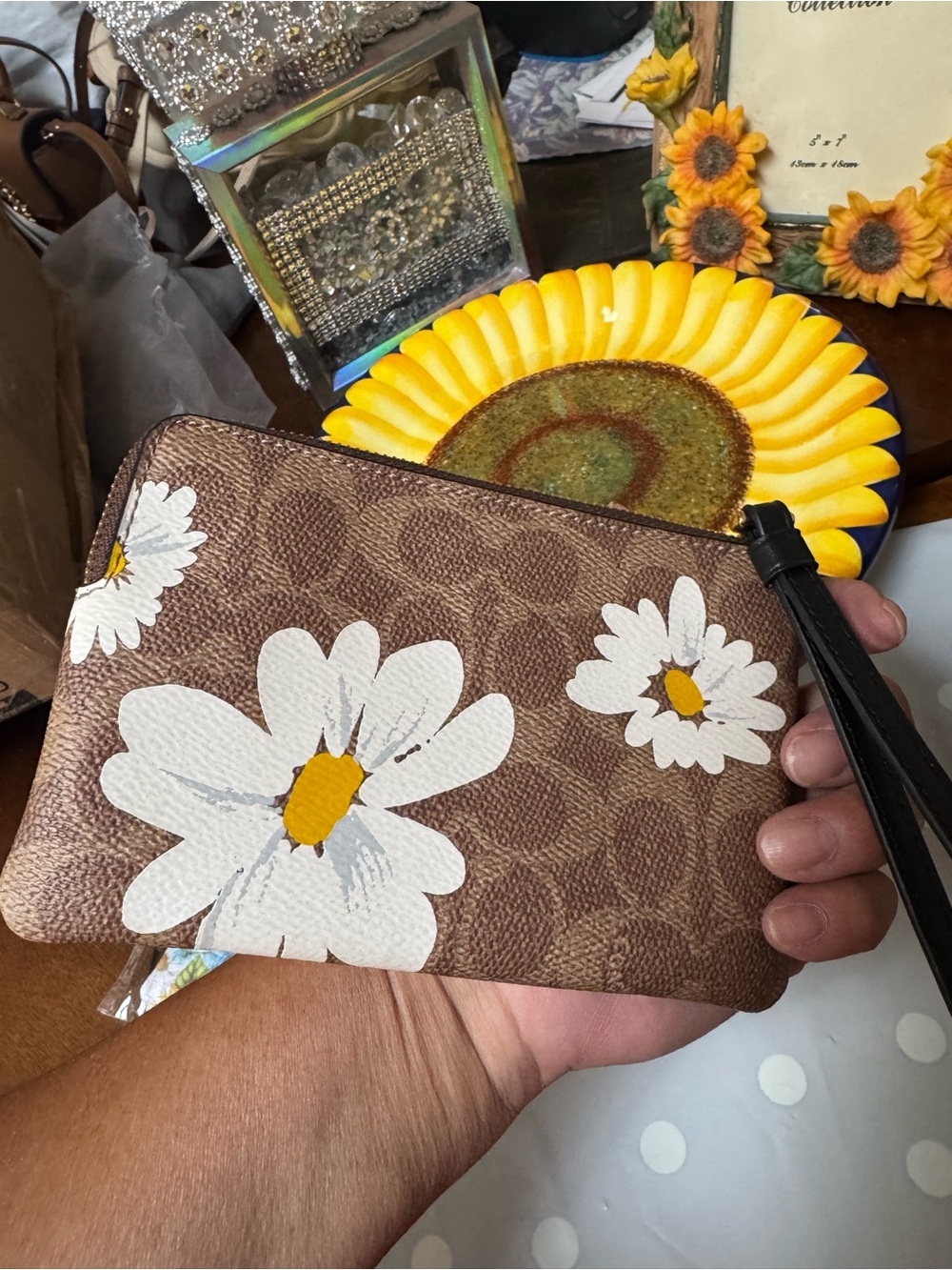 Coach Wristlet Sunflower ๐ป & other sunflower accessories - Picture 8 of 9